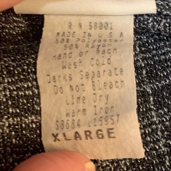 Vintage Modern Essentials light weight blazer jacket, with padded shoulders. - Picture 7 of 9